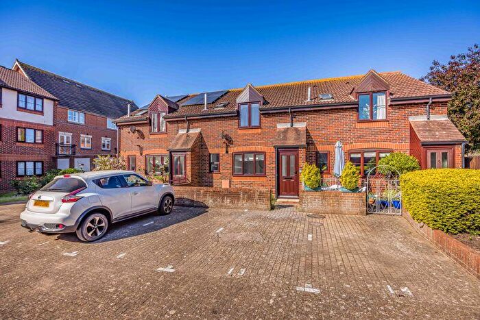 1 Bedroom Terraced House For Sale In Warblington Court, Old Portsmouth, PO1