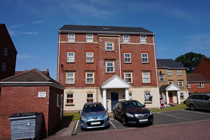 2 Bedroom Apartment To Rent In Old Dickens Heath Road, Dickens Heath, Solihull, B90