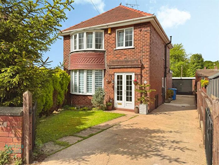 3 Bedroom Detached House For Sale In Woodland Drive, Worksop, S81