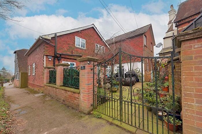 2 Bedroom Flat For Sale In Windmill Hill, Brenchley, TN12