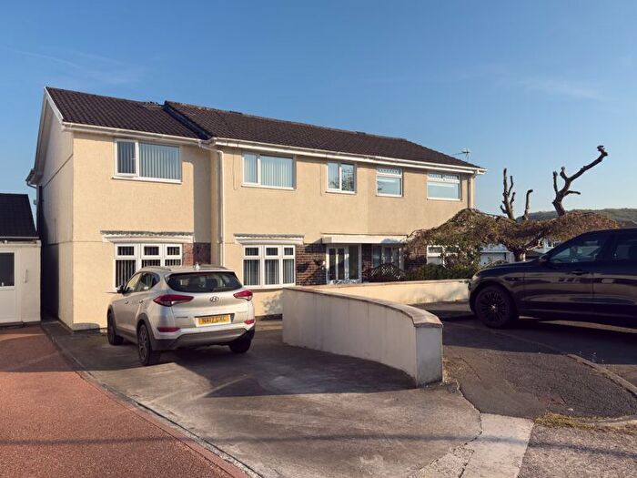 5 Bedroom Semi-Detached House For Sale In Bragdu, Pencoed, Bridgend, CF35