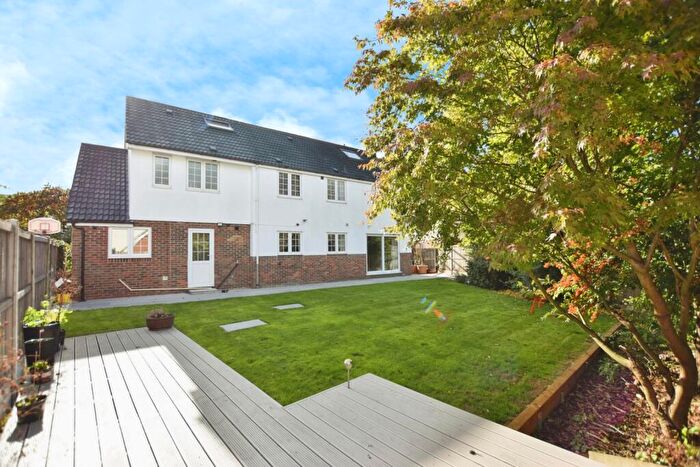 6 Bedroom Detached House For Sale In Godfrey Way, Dunmow, Essex, CM6