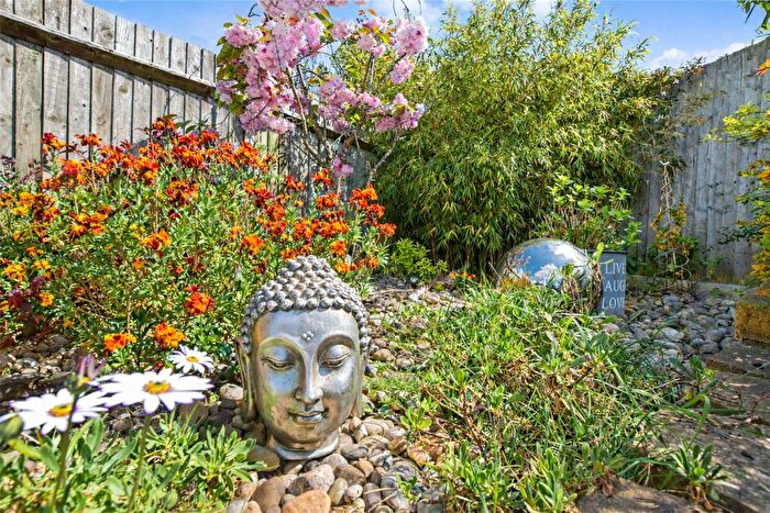 3 Bedroom Bungalow For Sale In Heversham Road, Bexleyheath, DA7