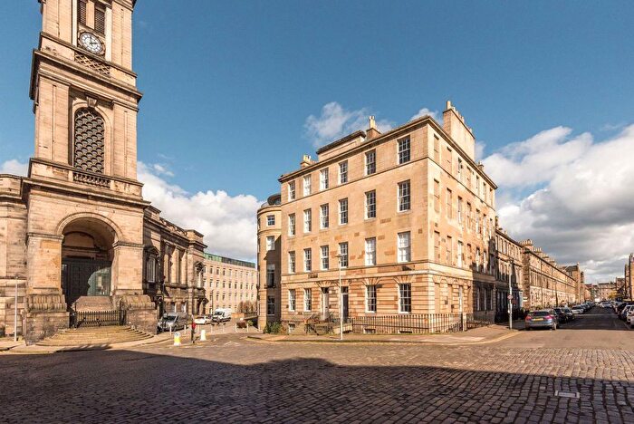 3 Bedroom Flat To Rent In St Vincent Street, New Town, Edinburgh, EH3