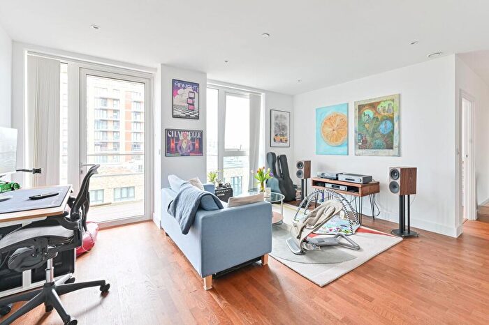 2 Bedroom Flat For Sale In Duncombe House, Woolwich Riverside, London, SE18
