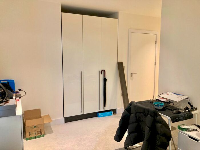 3 Bedroom Flat To Rent In Lockington Road, London, SW8