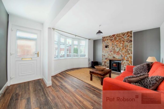 2 Bedroom Flat To Rent In Guelder Road, High Heaton, Newcastle Upon Tyne NE7