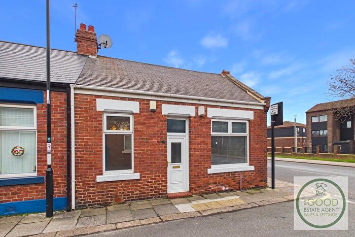 3 Bedroom End Of Terrace House For Sale In Hazledene Terrace, Sunderland, SR4