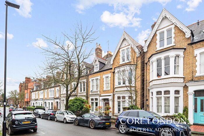 1 Bedroom Flat To Rent In Walpole Gardens, Chiswick, W4