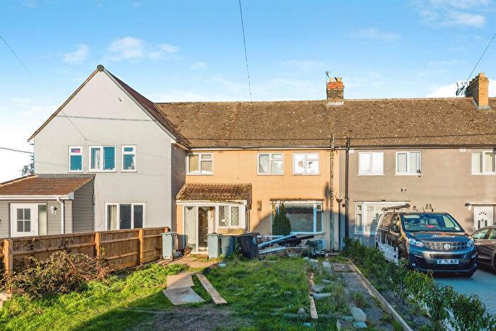 3 Bedroom Terraced House For Sale In Brizewood, Carterton, OX18