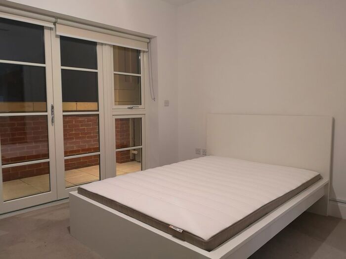 2 Bedroom Flat To Rent In Atwell Court, High Road, London, N12