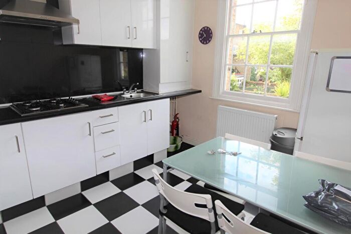 3 Bedroom Apartment To Rent In Royal College Street, Camden, NW1