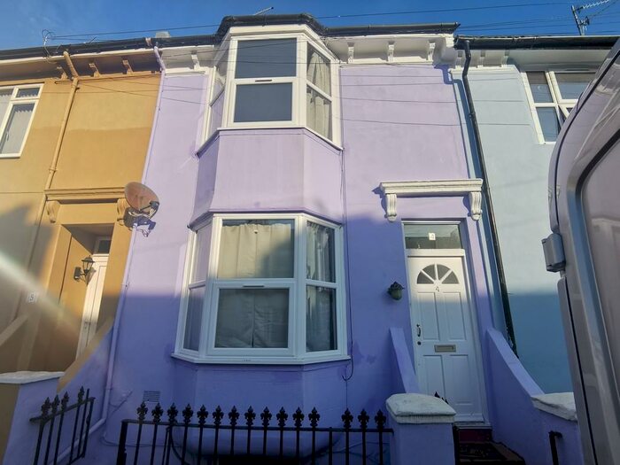 2 Bedroom Flat To Rent In Edinburgh Road, Brighton, BN2