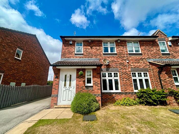 3 Bedroom Semi-Detached House To Rent In Bed Semi-Detached House, Badminton Close, Bridlington, YO16