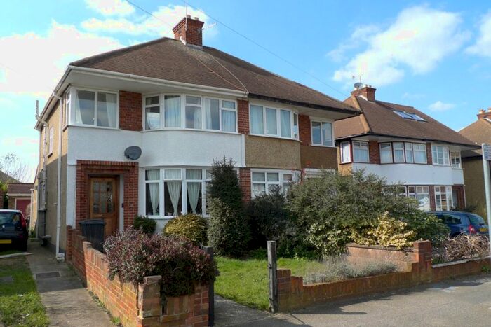 4 Bedroom Semi-Detached House To Rent In Cheyne Hill, Surbiton, KT5