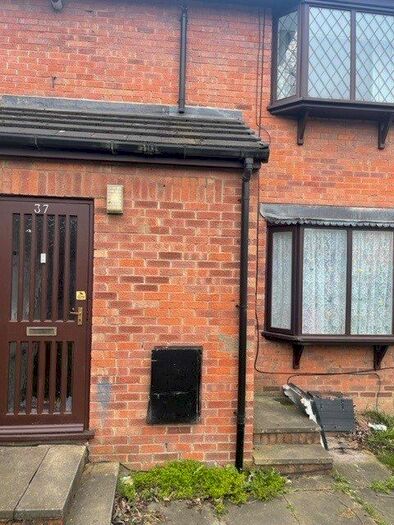 2 Bedroom Flat To Rent In Half Mile Close, Stanningley, Pudsey, LS28