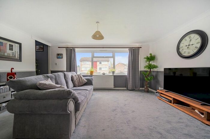 3 Bedroom Terraced House For Sale In York Close, Horsham, RH13