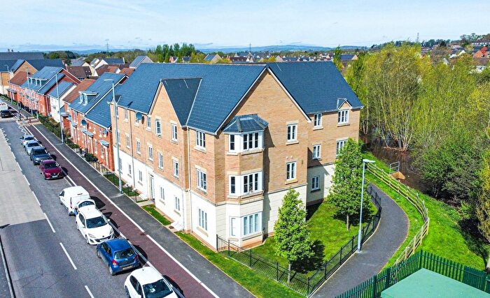 2 Bedroom Flat To Rent In Mill House Road, Norton Fitzwarren, TA2