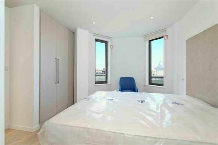 2 Bedroom Apartment To Rent In Balham High Road, Balham, SW12