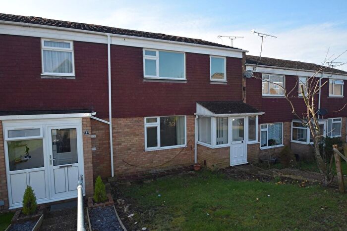 4 Bedroom Terraced House To Rent In Bathford Close, Eastbourne, BN23