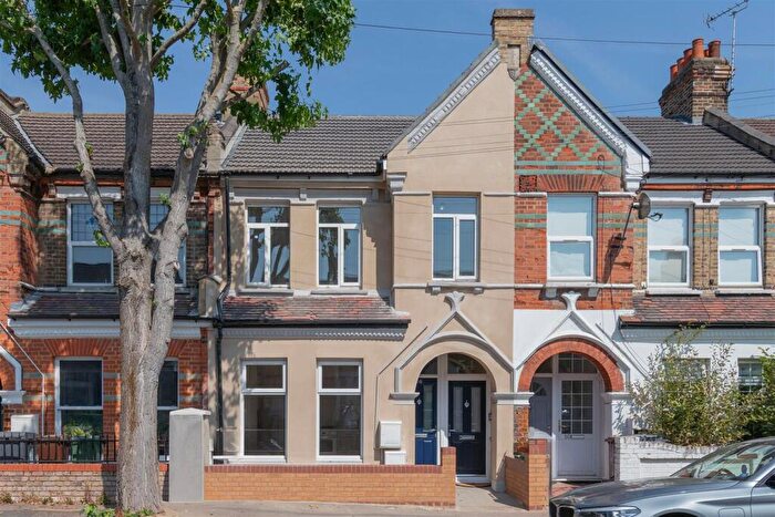 2 Bedroom Flat For Sale In Devonshire Road, Walthamstow, E17