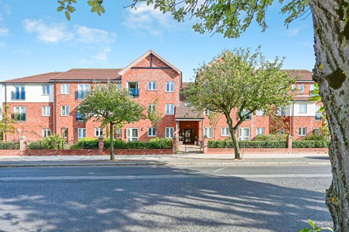 2 Bedroom Flat For Sale In Mill Road, Merseyside, PR8