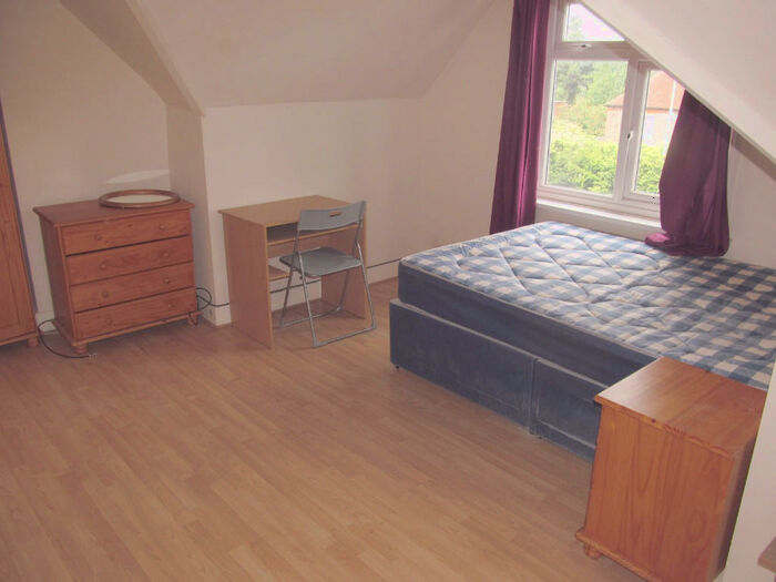 4 Bedroom Flat To Rent In Christchurch Road, Reading, Berkshire, RG2