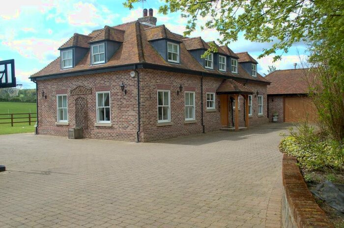 4 Bedroom Detached House To Rent In Charlton, Hitchin, SG4