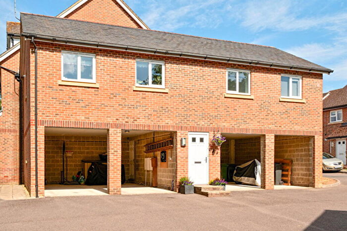 2 Bedroom Coach House For Sale In Thornton Close, Alresford, SO24