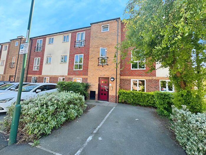 2 Bedroom Flat To Rent In Conway Close, St Anns, Nottingham, NG3