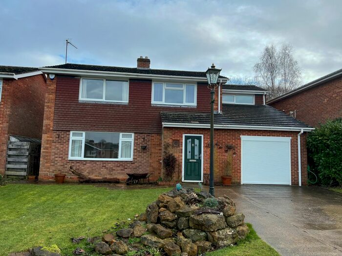 5 Bedroom Detached House To Rent In Browning Road, Banbury, OX16