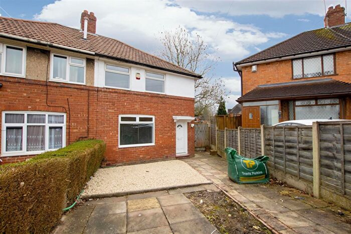 3 Bedroom Detached House To Rent In Copston Grove, Birmingham, West Midlands, B29