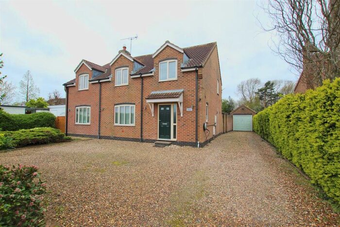 4 Bedroom Detached House For Sale In Rise Lane, Catwick, HU17