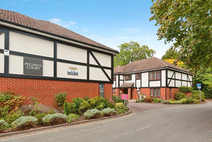 2 Bedroom Flat For Sale In Pegasus Court (Fleet), Fleet, GU51