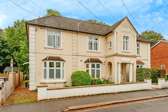 1 Bedroom Apartment For Sale In Holmesdale Road, Reigate, RH2