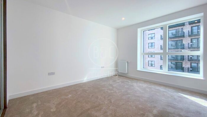 Studio To Rent In Watson House, Southall, UB1