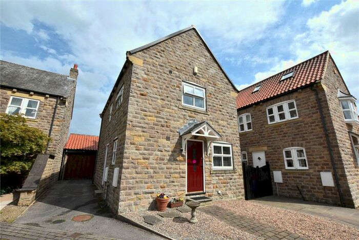 3 Bedroom Detached House To Rent In Maypole Mews, Barwick In Elmet, Leeds, LS15