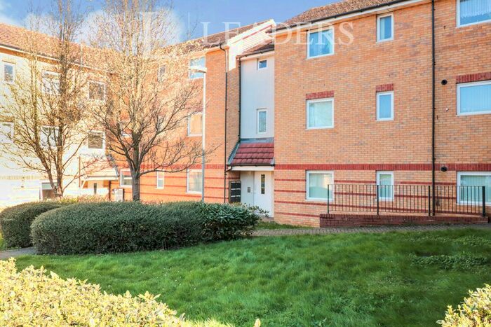 2 Bedroom Flat To Rent In Commonside Road, Harlow, CM18