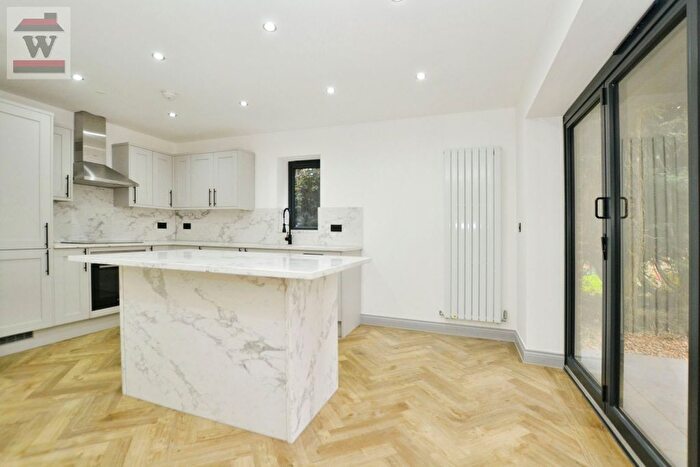 2 Bedroom Flat To Rent In Oakley Close, Isleworth, TW7