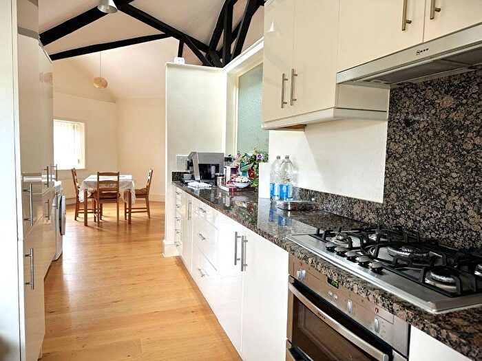 3 Bedroom Flat To Rent In Long Street, Williton, Taunton, TA4