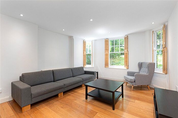3 Bedroom Flat To Rent In Oakhill Court, Upper Richmond Road, London, SW15