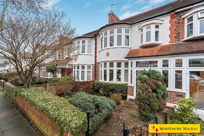 3 Bedroom Terraced House For Sale In Cheyne Walk, London, N21