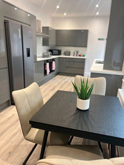 6 Bedroom End Of Terrace House To Rent In Woodland Terrace, Darlington, DL3