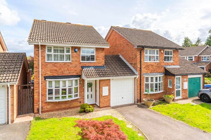 3 Bedroom Link Detached House For Sale In Carrol Grove, Springbank, GL51