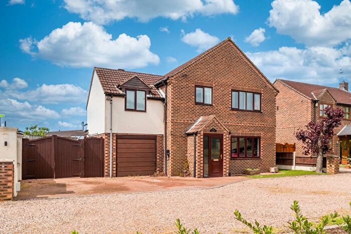 4 Bedroom Detached House For Sale In Hull Road, Hemingbrough, YO8