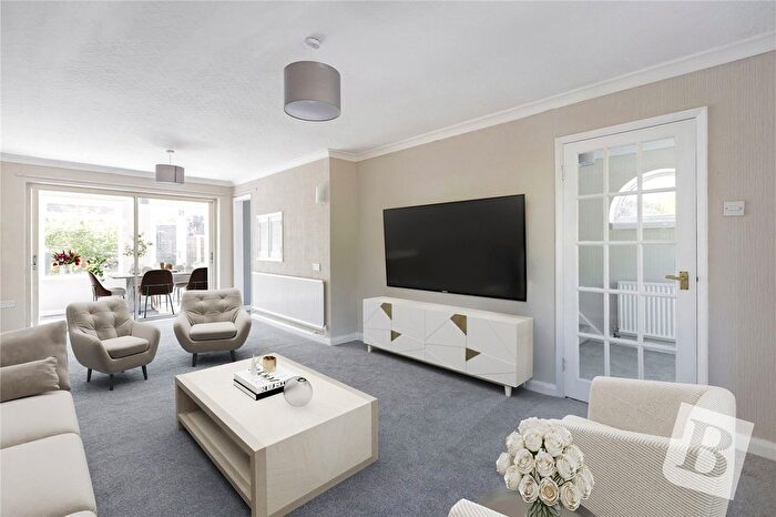 3 Bedroom Semi-Detached House For Sale In Cornwall Close, Hornchurch, RM11