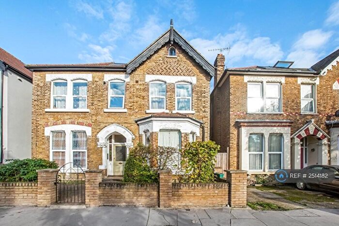 Studio To Rent In Whitworth Road, London, SE25