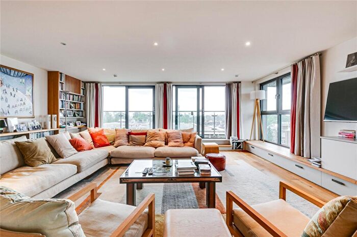 3 Bedroom Flat To Rent In Oval Road, Primrose HIll, NW1