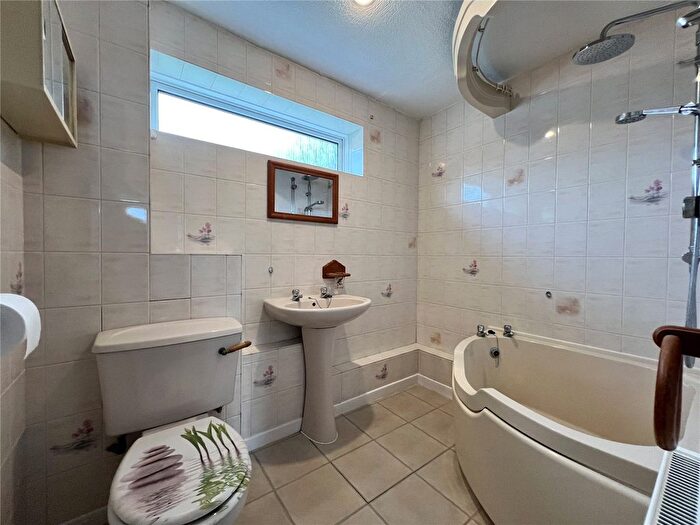 3 Bedroom Terraced House For Sale In Warrensway, Woodside, Telford, Shropshire, TF7