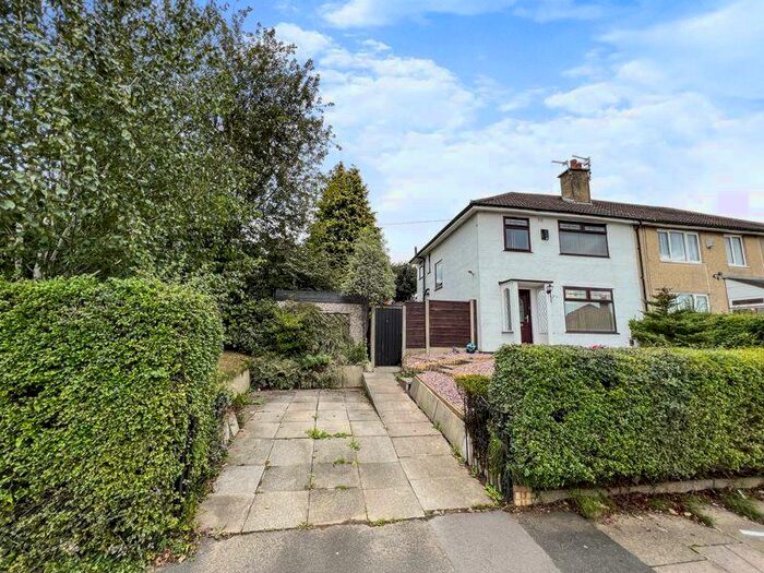 3 Bedroom Semi-Detached House To Rent In Thelwall Avenue, Breightmet, Bolton, BL2